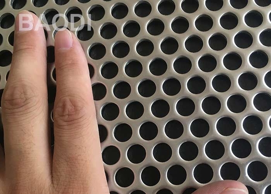 Сетка металла нержавеющей стали круглой картины алюминиевая 1X2M пефорированная