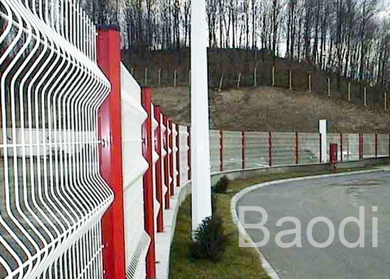 Сваренная белизной безопасность загородки ячеистой сети надежная на предохранение от 2.4м кс 3м машины