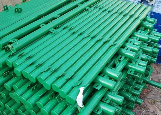 Зеленый цвет 1,8 m сварил ячеистую сеть ограждая Pvc покрыл с круглым столбом
