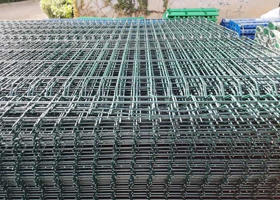 Pvc загородки ячеистой сети сада 6ft покрывая сваренное отверстие квадрата утюга